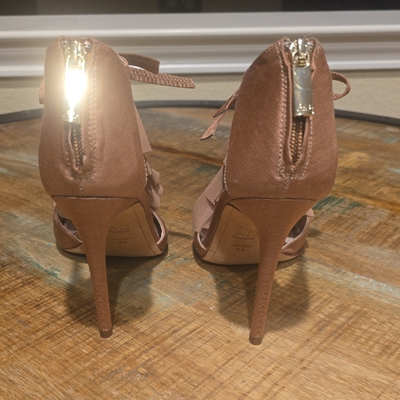 Chic Tan Ruffle Heels - Picture 3 of 6
